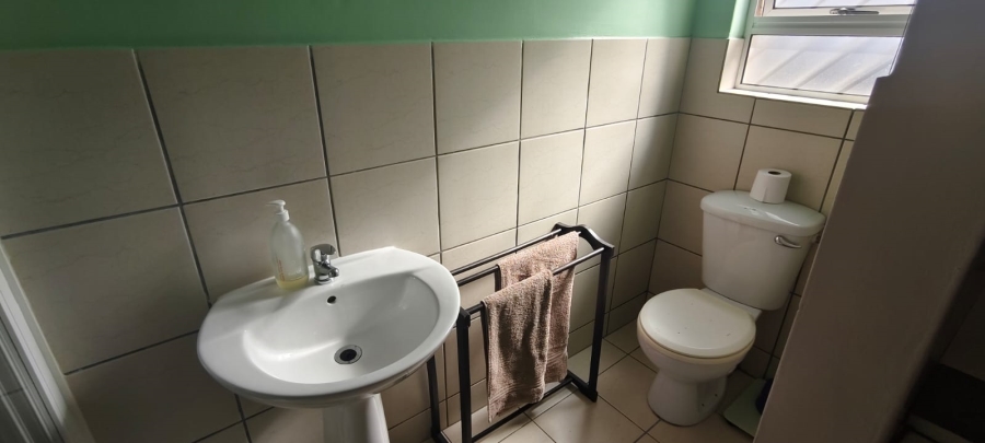 5 Bedroom Property for Sale in Strandfontein Village Western Cape